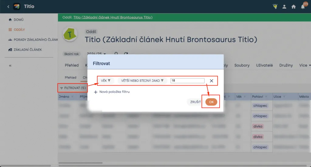 Dialog „Filtrovat“ v chytré tabulce s podmínkou věku 18 a více a zvýrazněným tlačítkem „OK“
