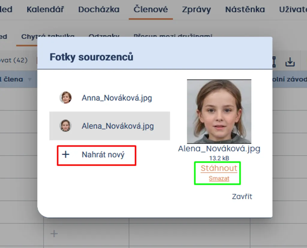 Okno „Fotky sourozenců“ se seznamem obrázků, náhledem vybrané fotky a volbami „Nahrát nový“, „Stáhnout“, „Smazat“