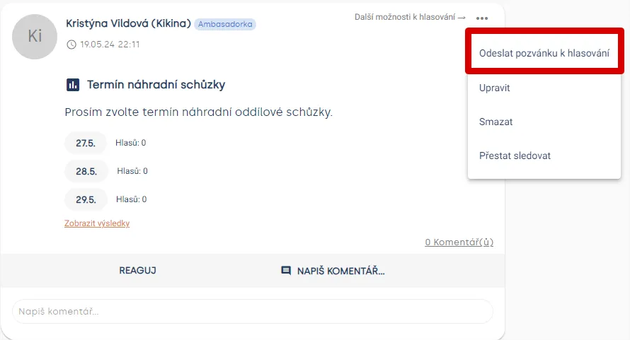 Příspěvek s hlasováním a rozbalenou nabídkou tří teček se zvýrazněnou volbou „Odeslat pozvánku k hlasování“