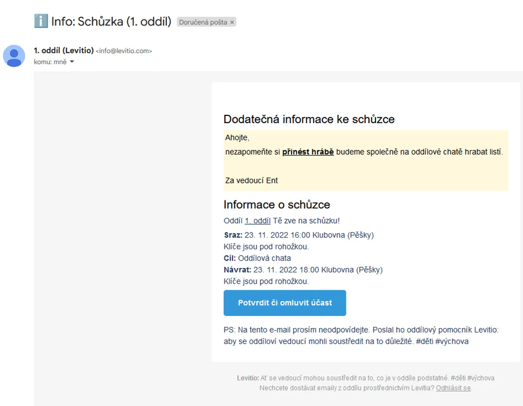 E-mail s dodatečnou informací ke schůzce ve zvýrazněném poli, údaji o schůzce a tlačítkem „Potvrdit či omluvit účast“